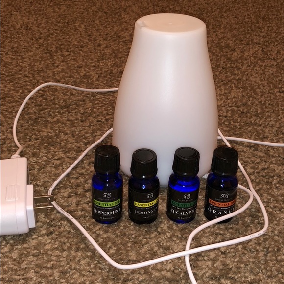 Essential oil diffuser - Picture 1 of 1